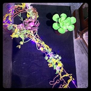 Women’s Key Decoration with flowers and lights!